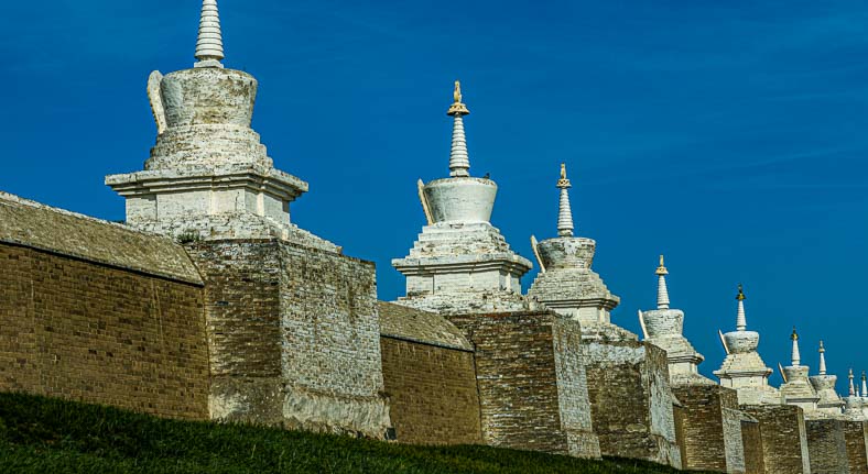 Erdenezuu monastery stupa