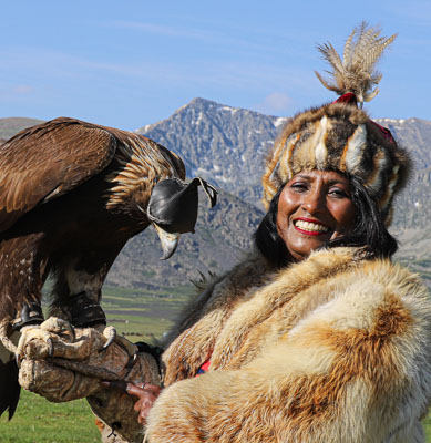 Mongolia eagle hunting