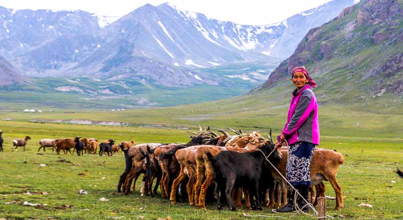 kazakh-nomads-mongolia.jpg